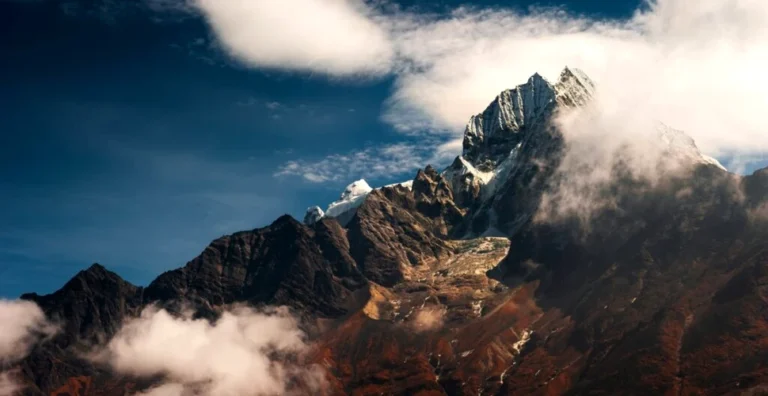 Remains of British climber lost on Everest 100 years ago discovered by documentary crew